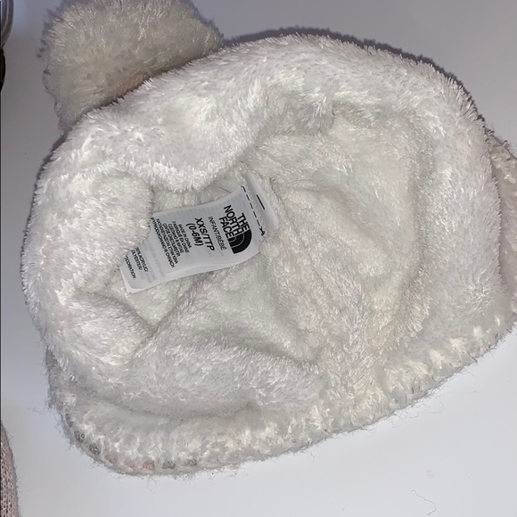 Infant northface hat and gloves - Picture 6 of 6